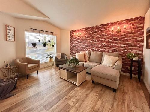 12821 Crystal Lake Drive, Grande Prairie, AB - Indoor Photo Showing Living Room