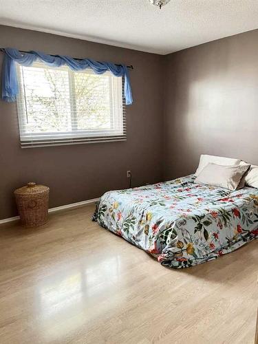 11225 94 Street, Grande Prairie, AB - Indoor Photo Showing Bedroom