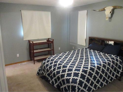 921007 Highway 35, Rural Northern Lights, County Of, AB - Indoor Photo Showing Bedroom