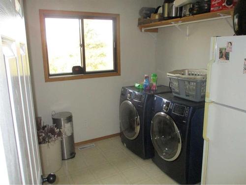 921007 Highway 35, Rural Northern Lights, County Of, AB - Indoor Photo Showing Laundry Room