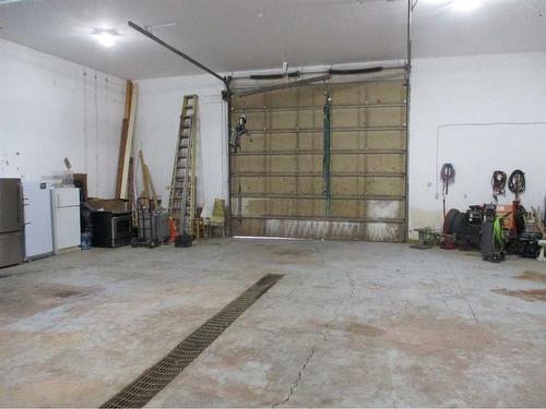 921007 Highway 35, Rural Northern Lights, County Of, AB - Indoor Photo Showing Garage