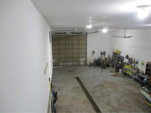 921007 Highway 35, Rural Northern Lights, County Of, AB - Indoor Photo Showing Garage