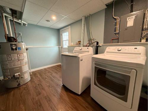 9618 77 Avenue, Grande Prairie, AB - Indoor Photo Showing Laundry Room