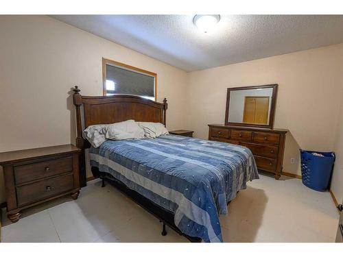 10644 76 Avenue, Grande Prairie, AB - Indoor Photo Showing Bedroom