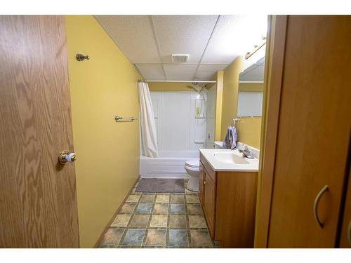 10644 76 Avenue, Grande Prairie, AB - Indoor Photo Showing Bathroom