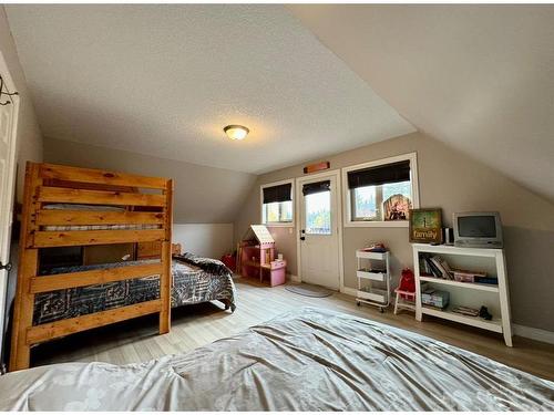 125 Monias Drive, Rural Big Lakes County, AB - Indoor Photo Showing Bedroom