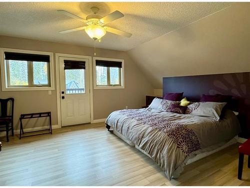 125 Monias Drive, Rural Big Lakes County, AB - Indoor Photo Showing Bedroom