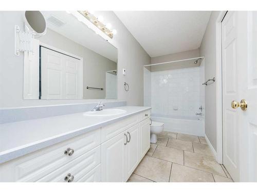 9326 Wedgewood Drive, Wedgewood, AB - Indoor Photo Showing Bathroom