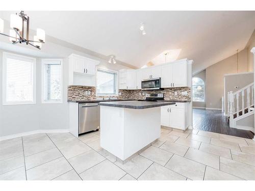 9326 Wedgewood Drive, Wedgewood, AB - Indoor Photo Showing Kitchen With Stainless Steel Kitchen With Upgraded Kitchen