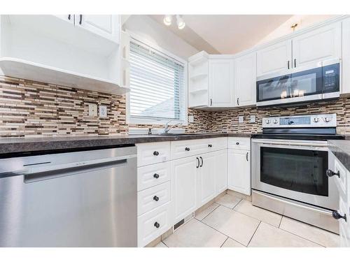 9326 Wedgewood Drive, Wedgewood, AB - Indoor Photo Showing Kitchen With Stainless Steel Kitchen