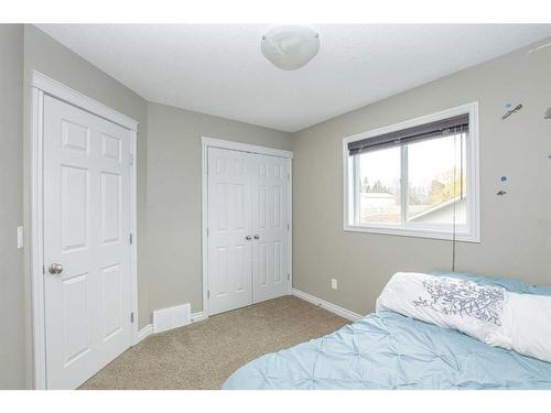 7105 88 Street, Grande Prairie, AB - Indoor Photo Showing Bedroom