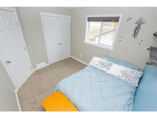 7105 88 Street, Grande Prairie, AB - Indoor Photo Showing Bedroom