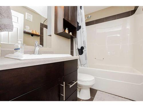 7105 88 Street, Grande Prairie, AB - Indoor Photo Showing Bathroom