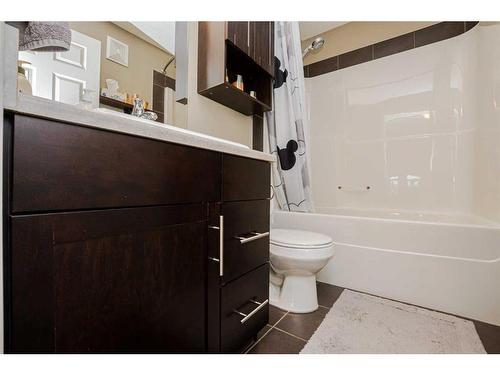 7105 88 Street, Grande Prairie, AB - Indoor Photo Showing Bathroom