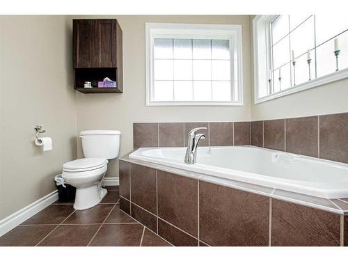 7105 88 Street, Grande Prairie, AB - Indoor Photo Showing Bathroom