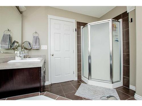 7105 88 Street, Grande Prairie, AB - Indoor Photo Showing Bathroom