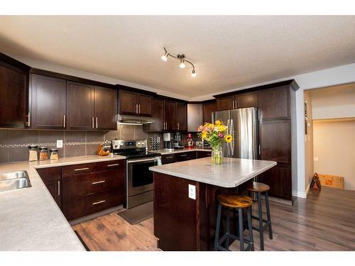 7105 88 Street, Grande Prairie, AB - Indoor Photo Showing Kitchen With Stainless Steel Kitchen