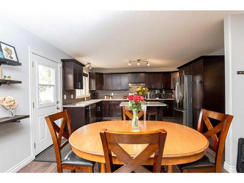 7105 88 Street, Grande Prairie, AB - Indoor Photo Showing Dining Room