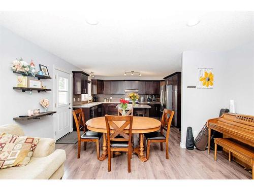 7105 88 Street, Grande Prairie, AB - Indoor Photo Showing Dining Room