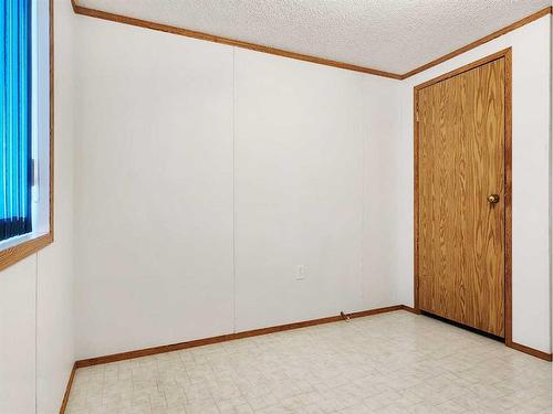 221 Mawdsley Crescent, Grande Cache, AB - Indoor Photo Showing Other Room