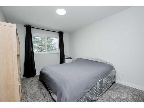 4901 51 Street, Valleyview, AB - Indoor Photo Showing Bedroom