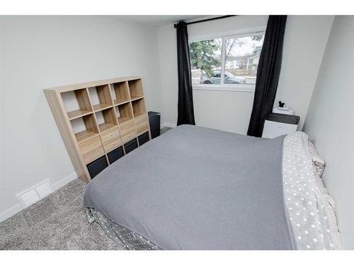 4901 51 Street, Valleyview, AB - Indoor Photo Showing Bedroom