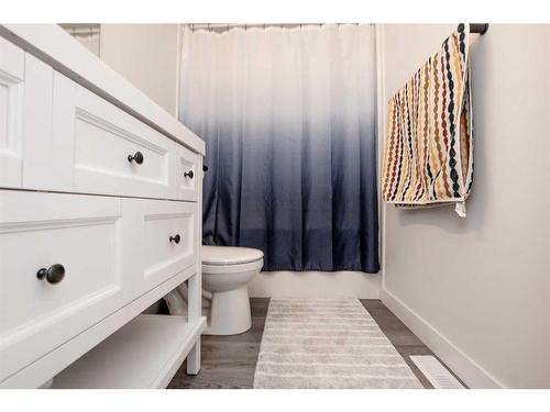 4901 51 Street, Valleyview, AB - Indoor Photo Showing Bathroom