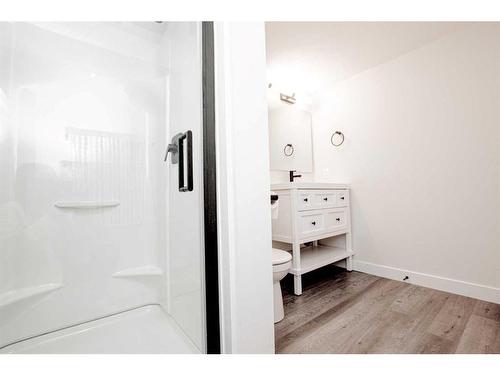 4901 51 Street, Valleyview, AB - Indoor Photo Showing Bathroom