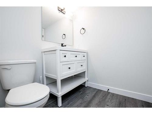 4901 51 Street, Valleyview, AB - Indoor Photo Showing Bathroom