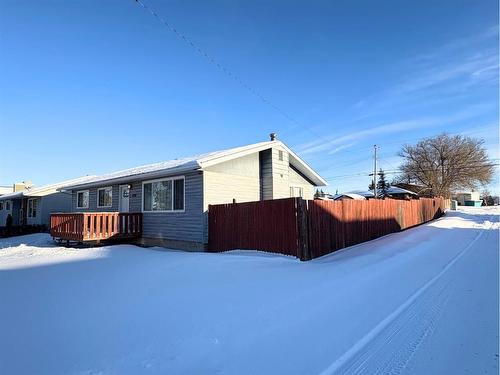 4901 51 Street, Valleyview, AB - Outdoor