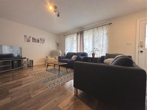 8126 95 Street, Peace River, AB - Indoor Photo Showing Living Room