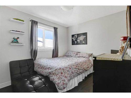 11425 73 Avenue, Grande Prairie, AB - Indoor Photo Showing Bedroom