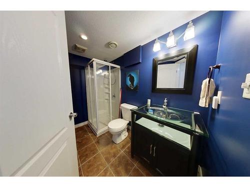 8810 113 Avenue, Grande Prairie, AB - Indoor Photo Showing Bathroom