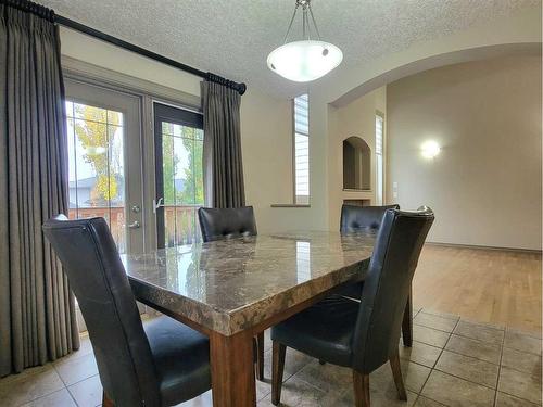 11041 66 Avenue North, Grande Prairie, AB - Indoor Photo Showing Dining Room