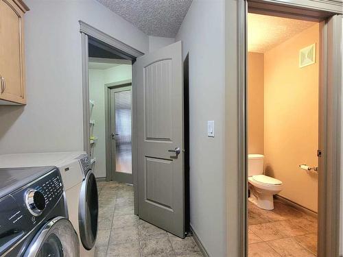 11041 66 Avenue North, Grande Prairie, AB - Indoor Photo Showing Laundry Room