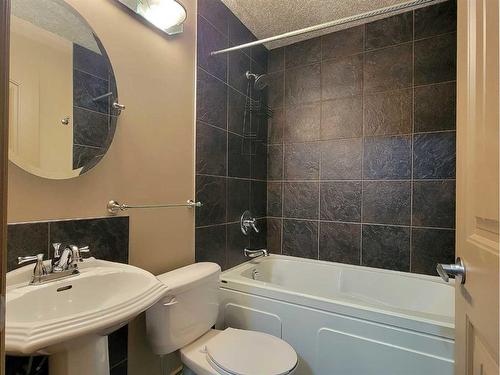 11041 66 Avenue North, Grande Prairie, AB - Indoor Photo Showing Bathroom