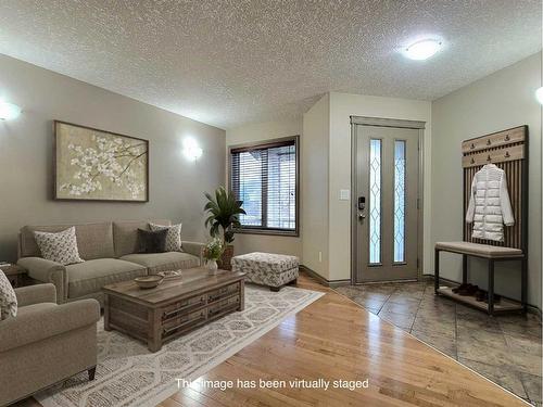 11041 66 Avenue North, Grande Prairie, AB - Indoor Photo Showing Living Room