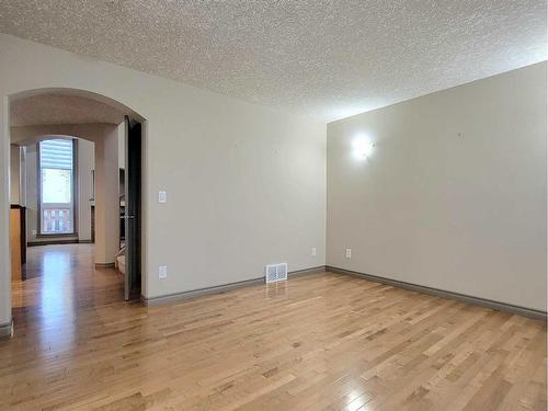 11041 66 Avenue North, Grande Prairie, AB - Indoor Photo Showing Other Room