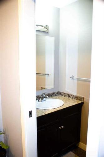 11307 91 Street, Peace River, AB - Indoor Photo Showing Bathroom