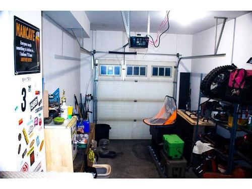 11307 91 Street, Peace River, AB - Indoor Photo Showing Garage