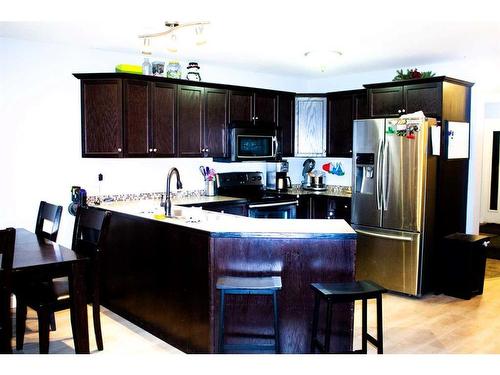 11307 91 Street, Peace River, AB - Indoor Photo Showing Kitchen