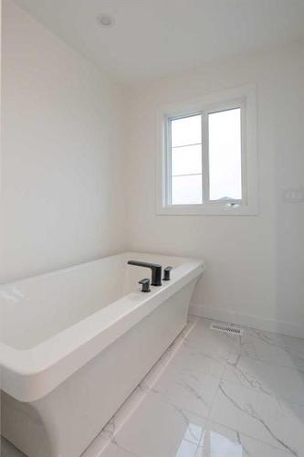 13005 104B Street, Grande Prairie, AB - Indoor Photo Showing Bathroom