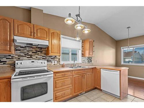 114-11409 96 Street, Grande Prairie, AB - Indoor Photo Showing Kitchen With Double Sink