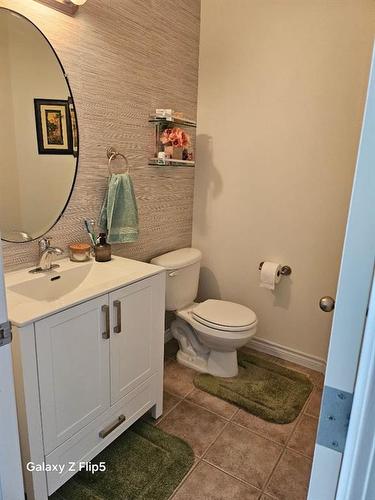 3 Pinnacle Boulevard, Grande Prairie, AB - Indoor Photo Showing Bathroom