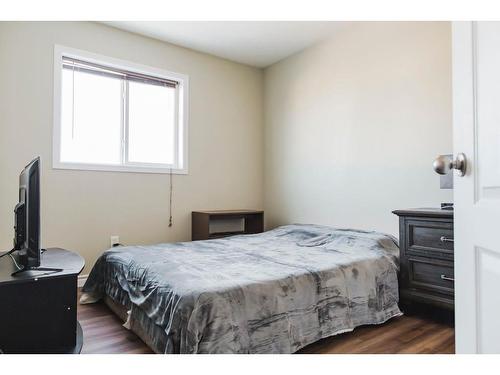 3 Pinnacle Boulevard, Grande Prairie, AB - Indoor Photo Showing Bedroom