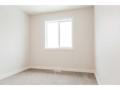 11445 95 Street, Clairmont, AB - Indoor Photo Showing Other Room