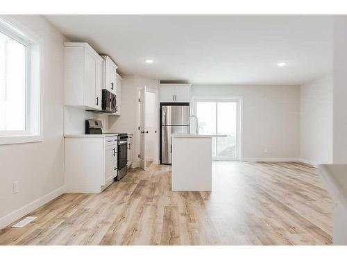 11445 95 Street, Clairmont, AB - Indoor Photo Showing Kitchen