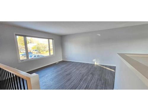 9621 76 Avenue, Grande Prairie, AB - Indoor Photo Showing Other Room