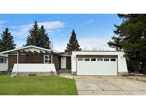 9832 81 Avenue, Grande Prairie, AB 