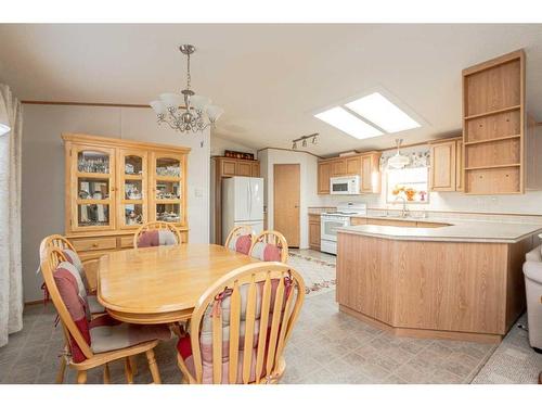 613 Carley Close, Rural Grande Prairie No. 1, County Of, AB - Indoor Photo Showing Dining Room